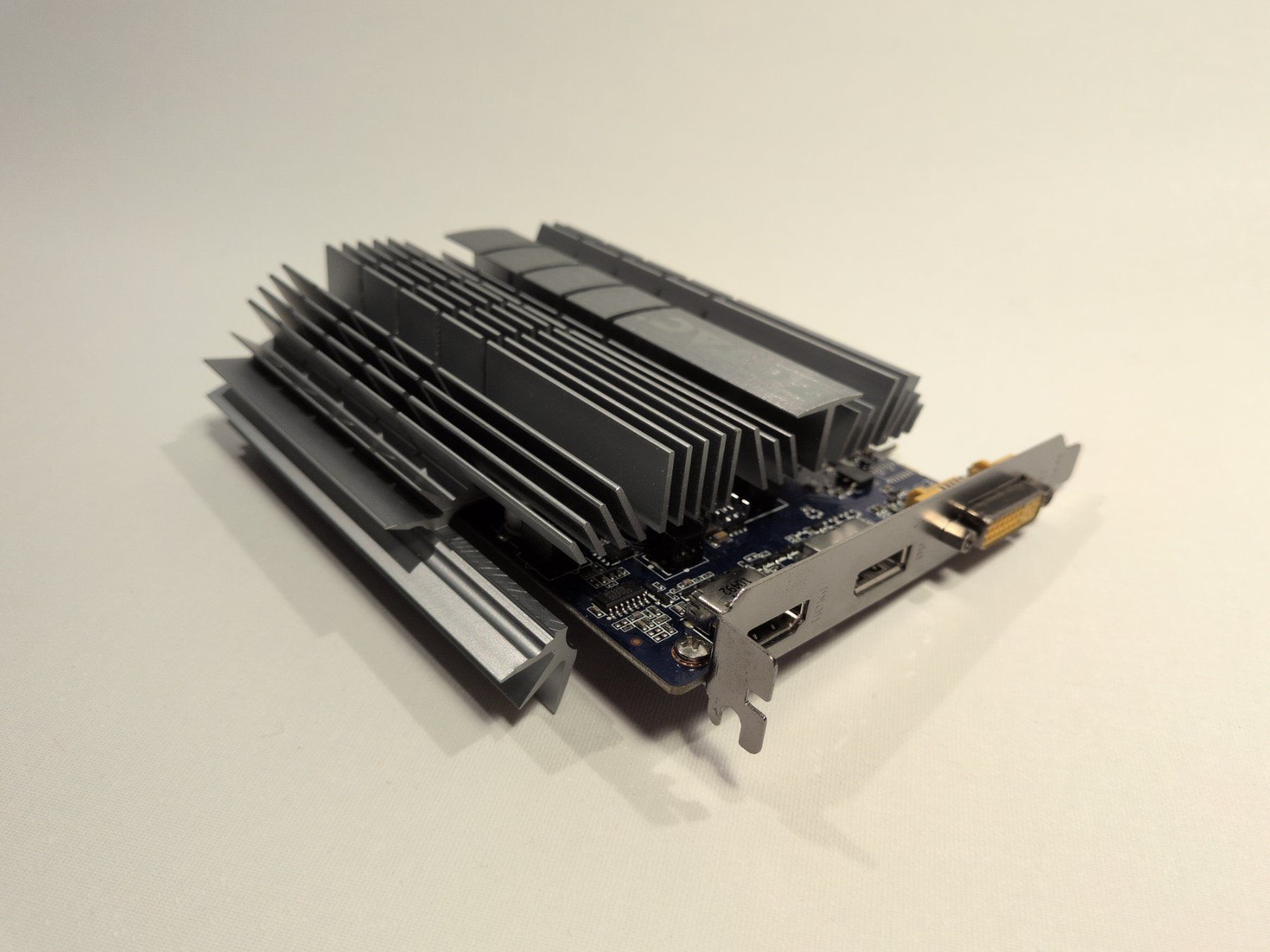 Zotac Grafikkarten: Nvidia GT430 passiv gekühlt – Gebraucht aus Rüfenacht BE von swalin