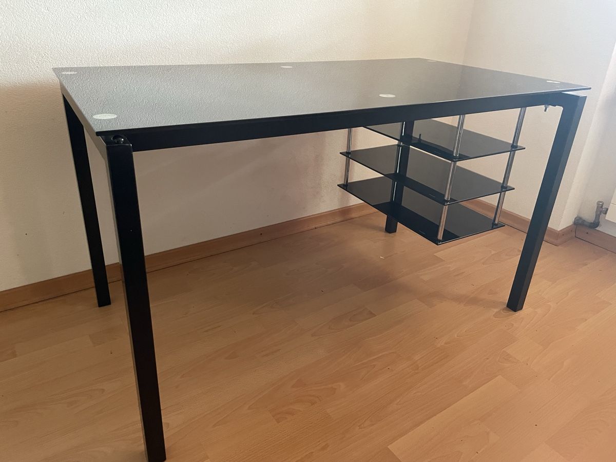 Bureaux: Bürotisch aus Glas – D'occasion à Wichtrach par Bawi0