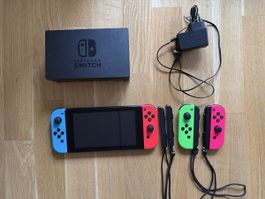 Nintendo Switch Konsole + 4 Spiele - Top Zustand!