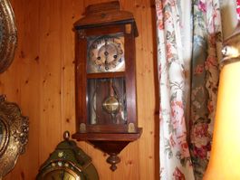 Wand Uhr