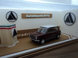 Autobianchi A112 1/43 in handgefertigter Vitrine
