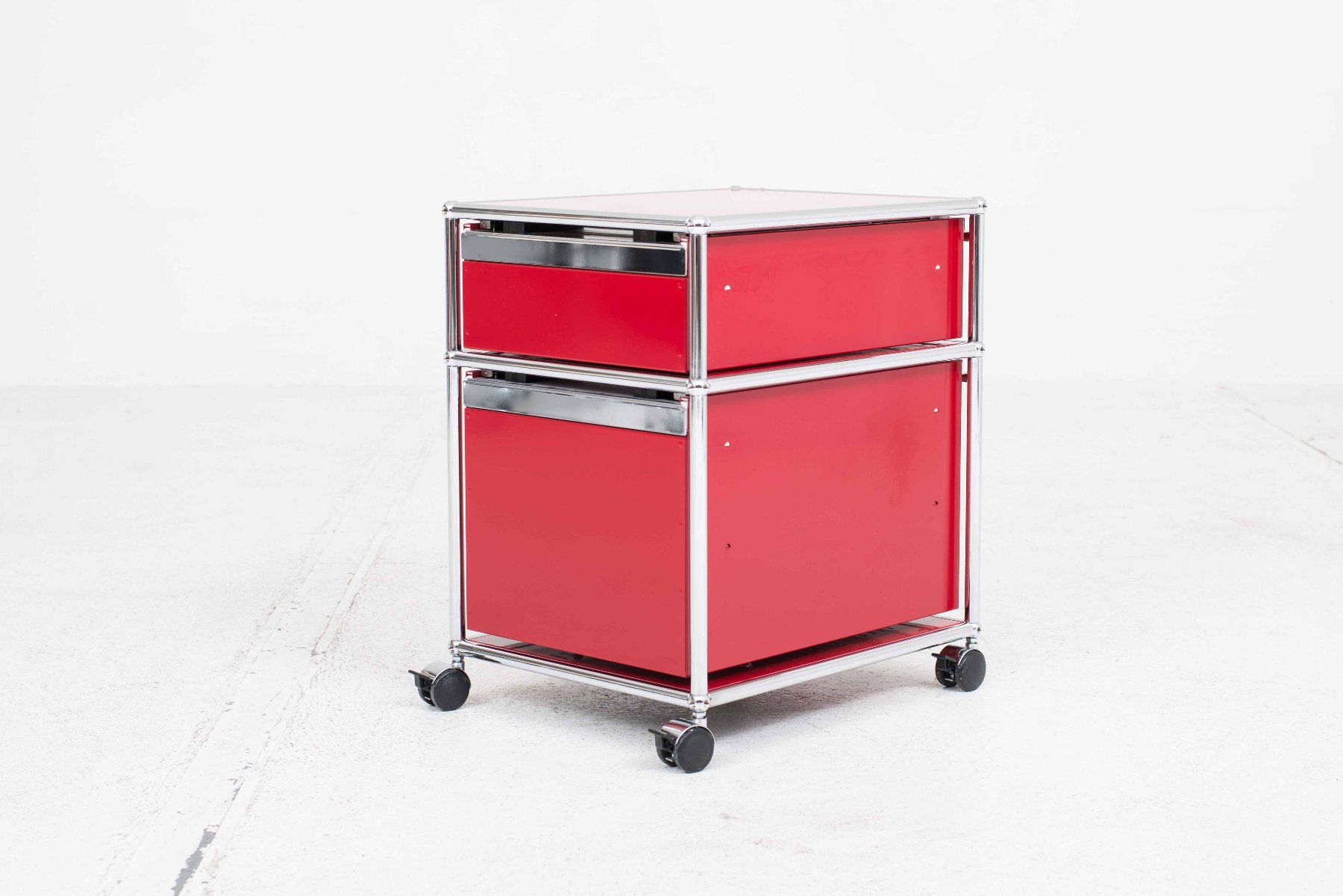 USM Banconi: USM Rollcontainer in Rubinrot – Usato da Zürich venduto da STUZH38 3