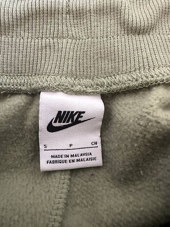 Nike Pantaloni: shorts nike – Usato da Bern venduto da Salamander86 2