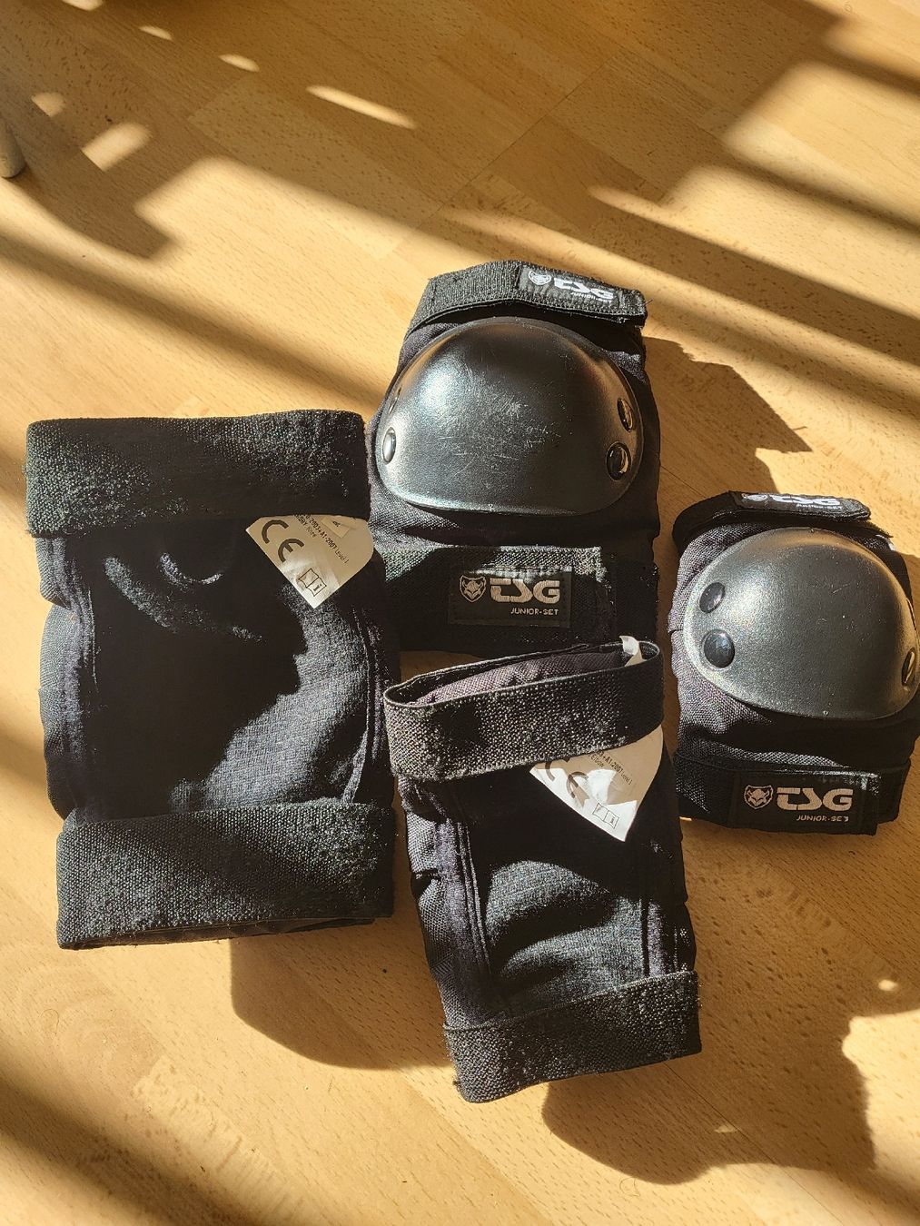Protezioni & Imbottiture: Knie und Ellenbogen Protektoren Set von TSG – Usato da Baar venduto da ste_8kdy 1