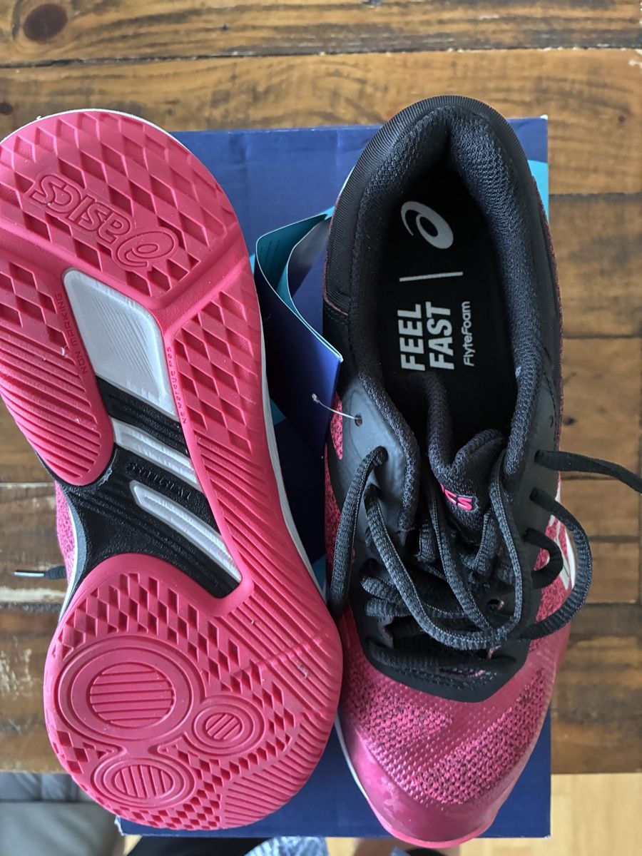 Asics Scarpe da donna: Asics Netburner Ballistic FF, Grösse 39.5, Neu – Nuovo e nell'imballaggio originale da Zürich venduto da Msirco 1