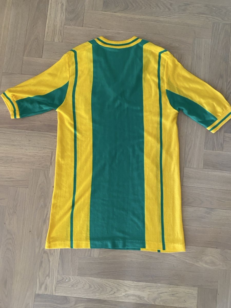 T-shirt: Brasilien Trikot Shirt – Usato da Basel venduto da Skindamon 2