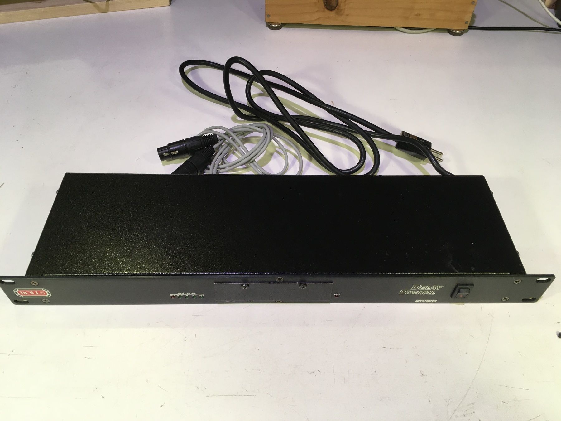 Strumenti musicali: Effektgerät: Rolls RD320 Digital Delay – Usato da Basel venduto da loukash