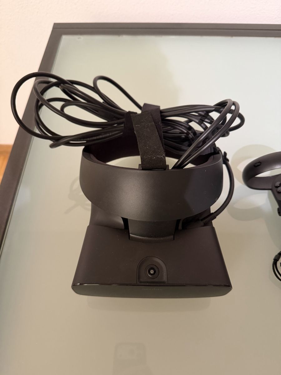 Meta Casco VR: Oculus Rift S VR-Brille – PC VR Headset inkl. 2 Controller & – Usato da Zürich venduto da wywus 1