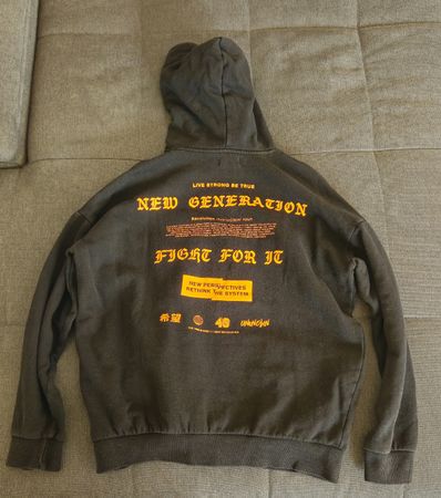 Kaputzenpullover