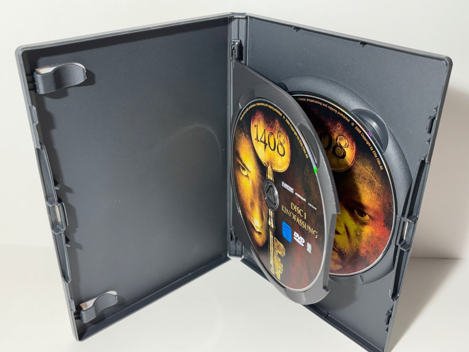 Tous les DVDs: Zimmer 1408 DVD – D'occasion à Wilderswil par Sstriker 2