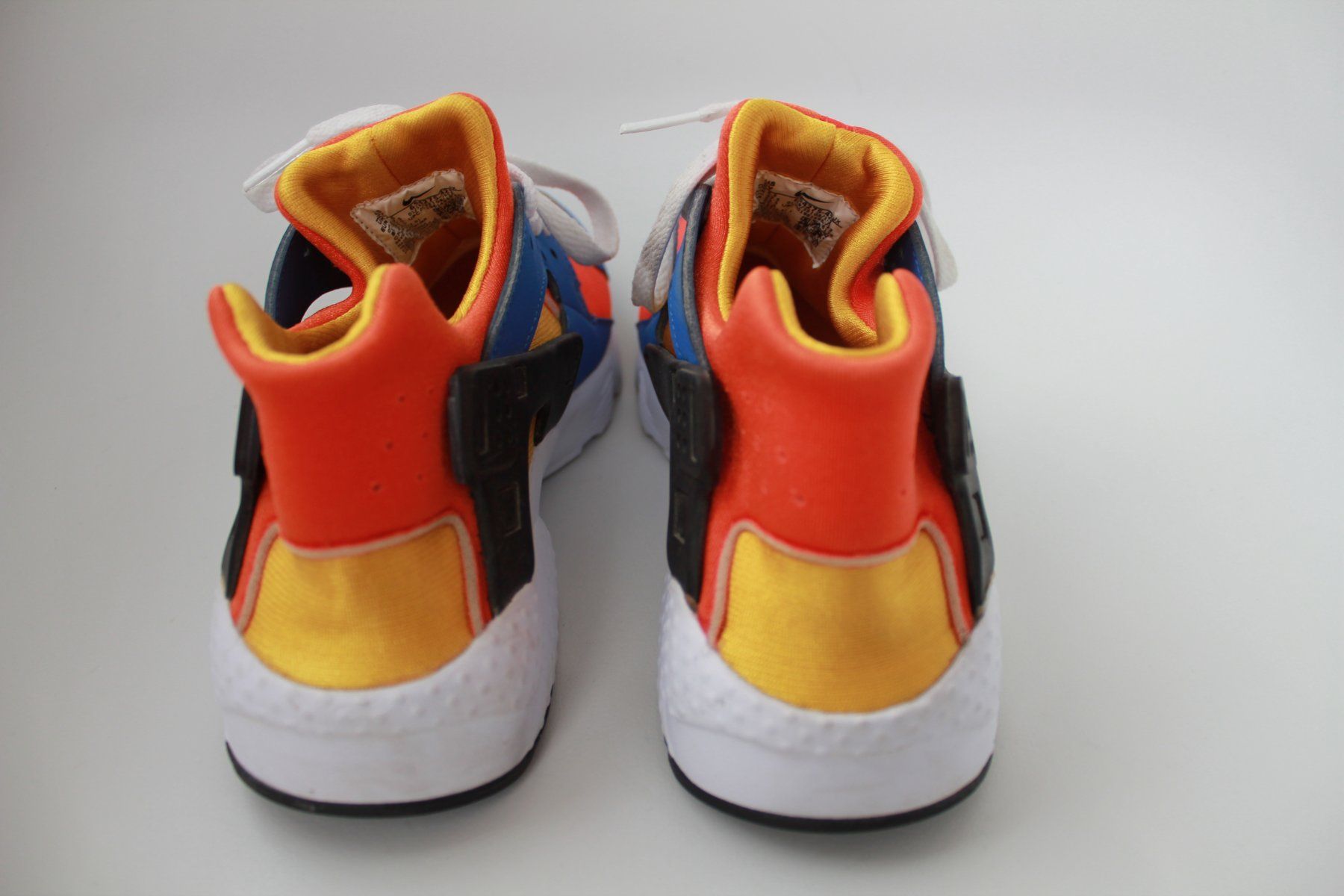 Nike Herrenschuhe: Nike Huarache multicolores, taille 37.5 – Gebraucht aus Peseux von Gilloss 3
