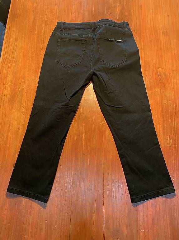 Esprit Jeans: Capri Jeans von Esprit, Grösse 36 – Usato da Rüschegg Heubach venduto da sharky81 1