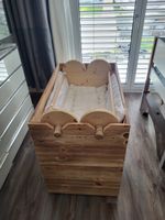 Babybett Holz mit Liebe gefertigt und Schafschurwolleeinlage