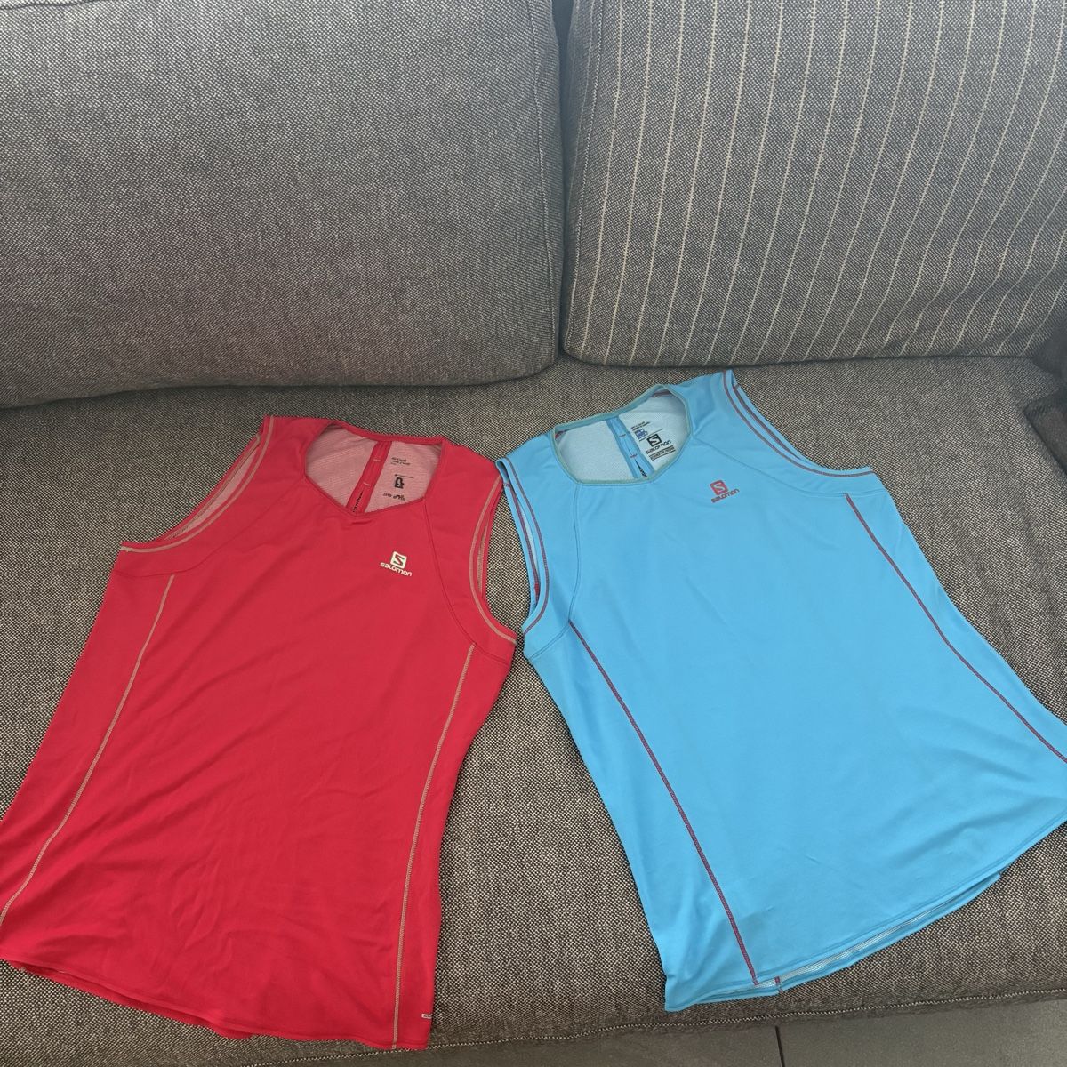 Salomon Top: Salomon running tops. Size M. Two for summer fun! – Usato da Pully venduto da Sell_it_all