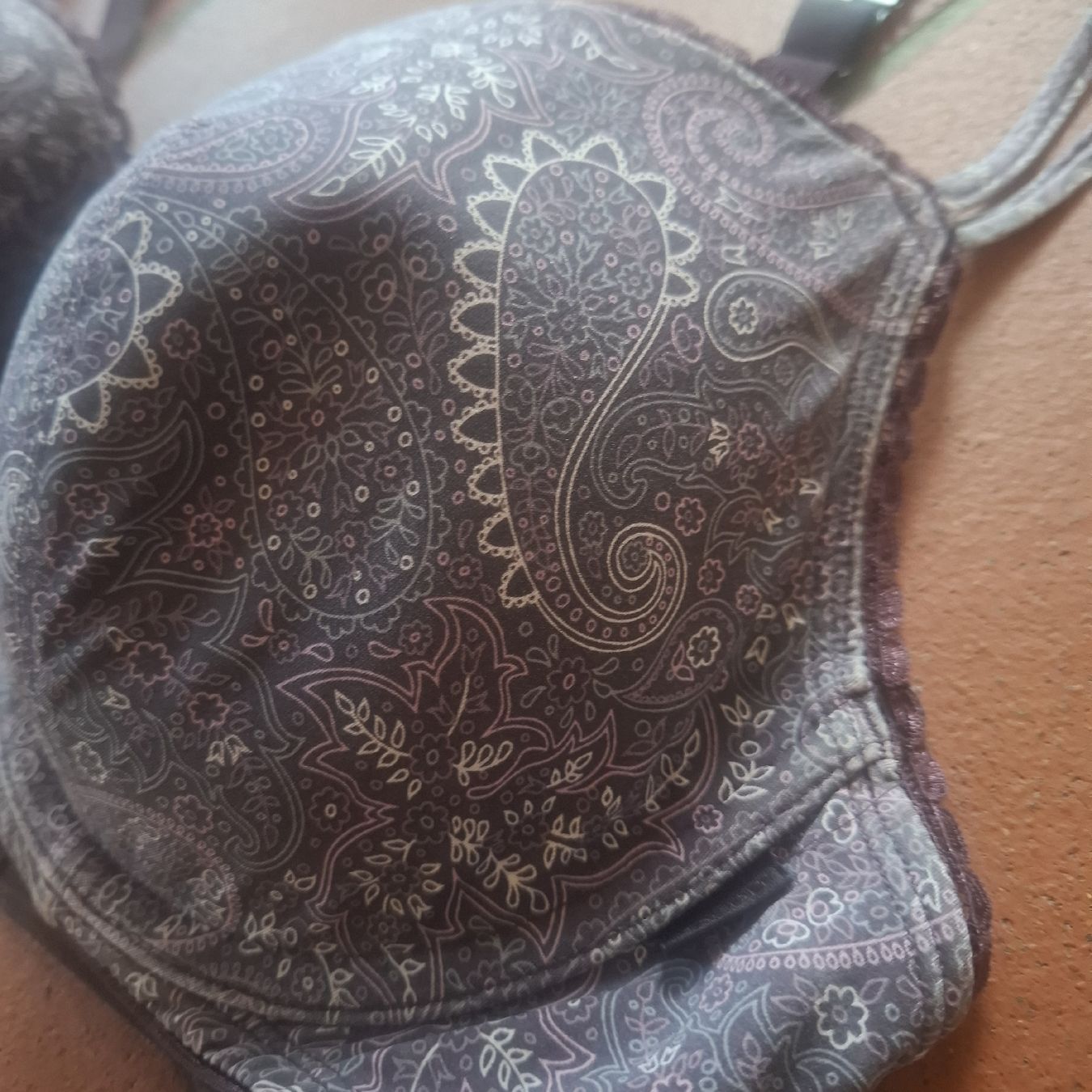 Esprit Altra biancheria intima: Esprit BH, Grösse 85E violette  – Usato da Bedigliora venduto da Dolcezza0 1