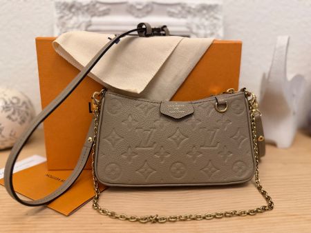 Louis Vuitton Easy Pouch on Strap Fullset Empreinte