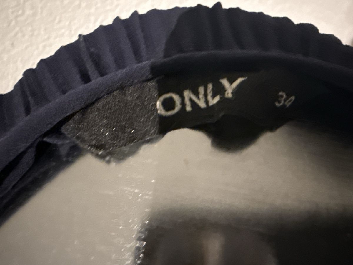 Only Tops: Damen Top ONLY dunkelblau Grösse 34  – Neu (gemäss Beschreibung) aus Freidorf TG von nad_fxh7 2