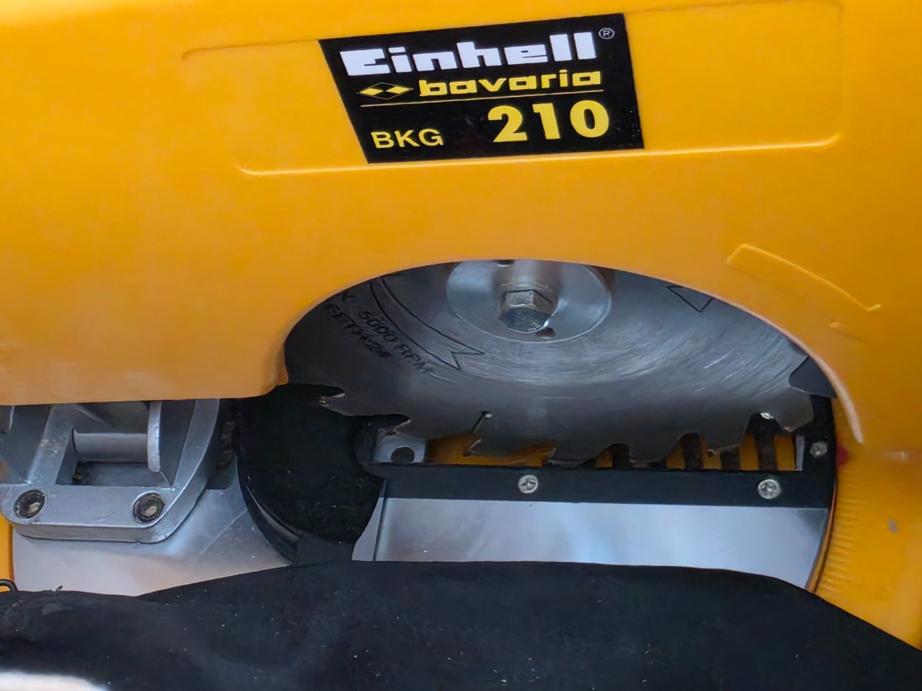 Einhell Seghe: Kappsäge Gehrungssäge - Einhell Bavaria BKG 210 - 2002 – Usato da Birr venduto da DisDas 3