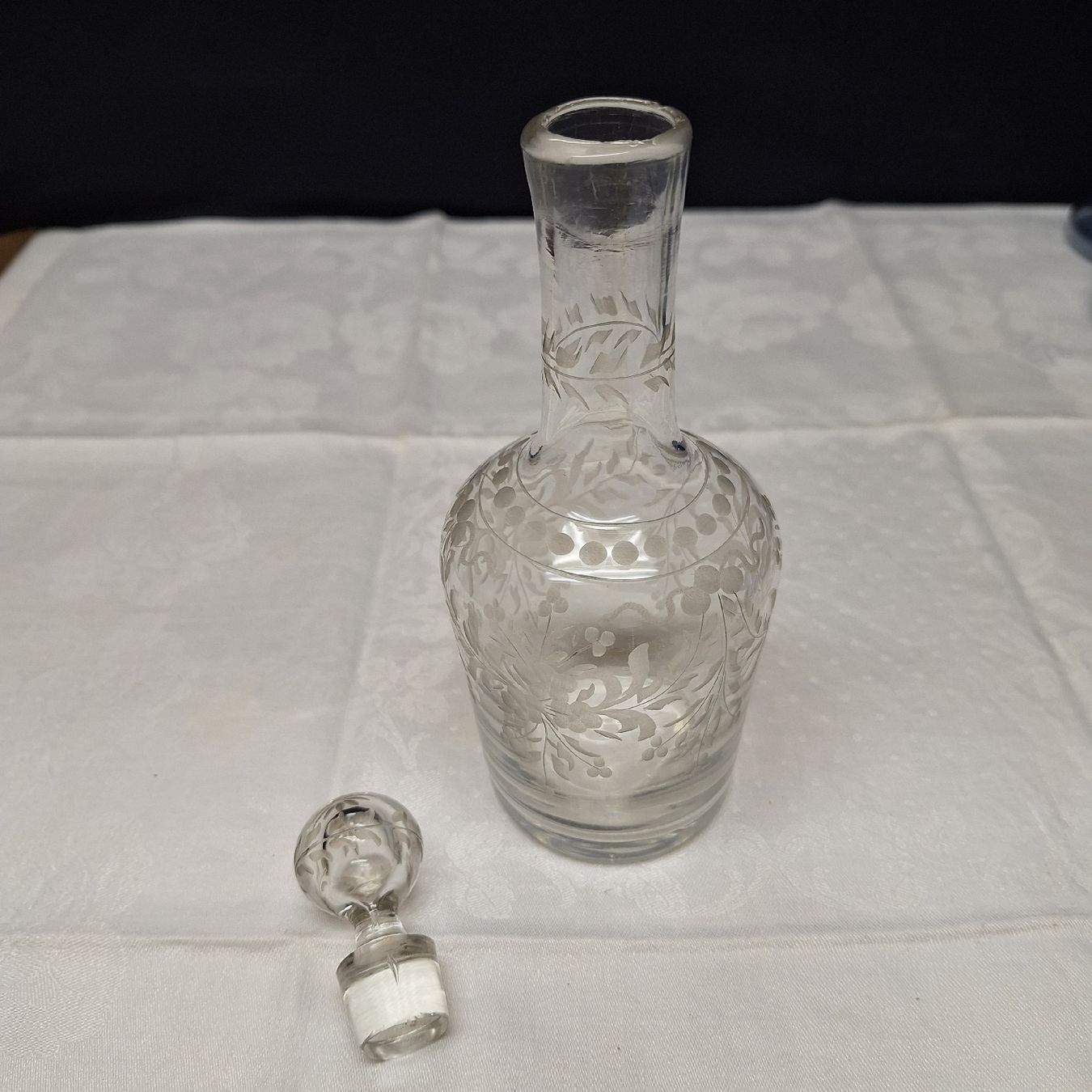 Caraffe: Versand möglich! Glaskaraffe,  Karaffe,  romantisches Muster – Usato da Winterthur venduto da Goldpipau 1
