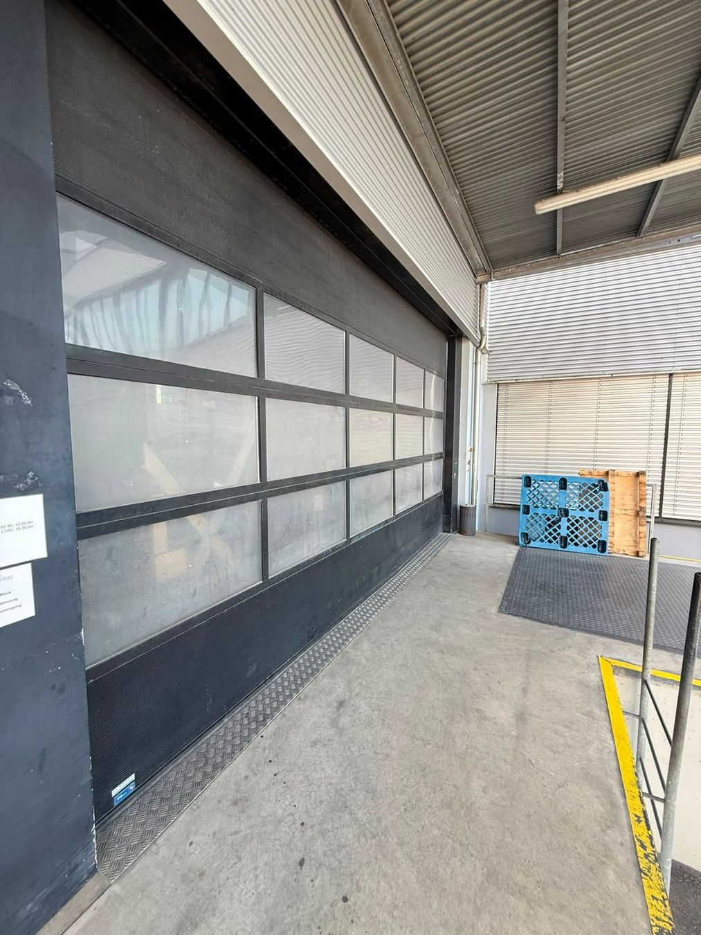 Altro Materiale elettrico: Industrie - Sektionaltor mit Verglasung – Usato da Cham venduto da xchamx 1