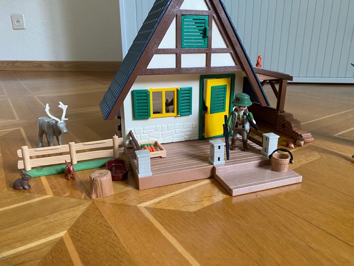 Playmobil Spielzeuge: Playmobil Förster Waldhaus – Gebraucht aus Niedergösgen von 7591 1