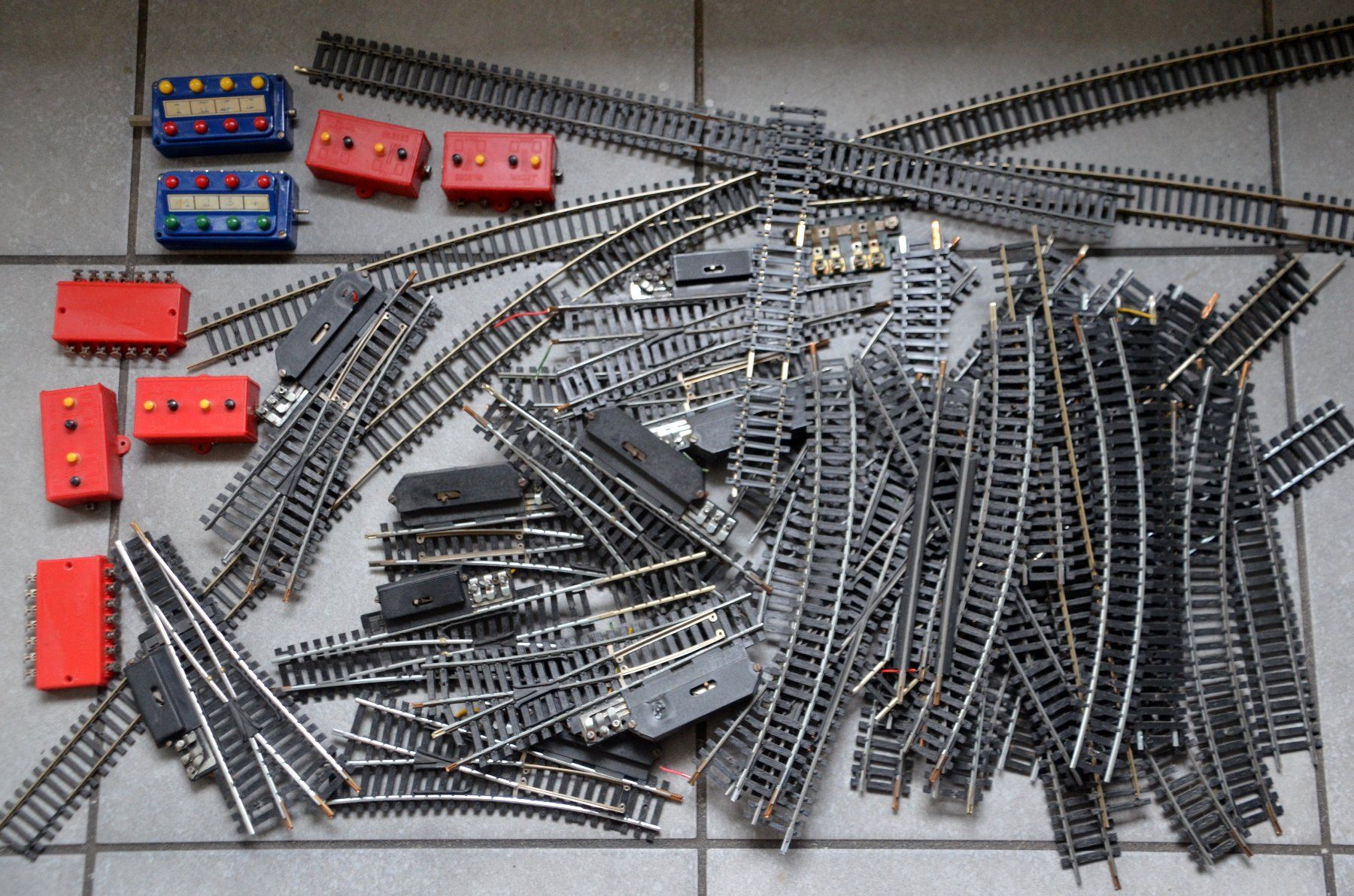 Modelleisenbahnen: HO-Eisenbahngleise / voies ferrées – Gebraucht aus Collonges von arashee 2