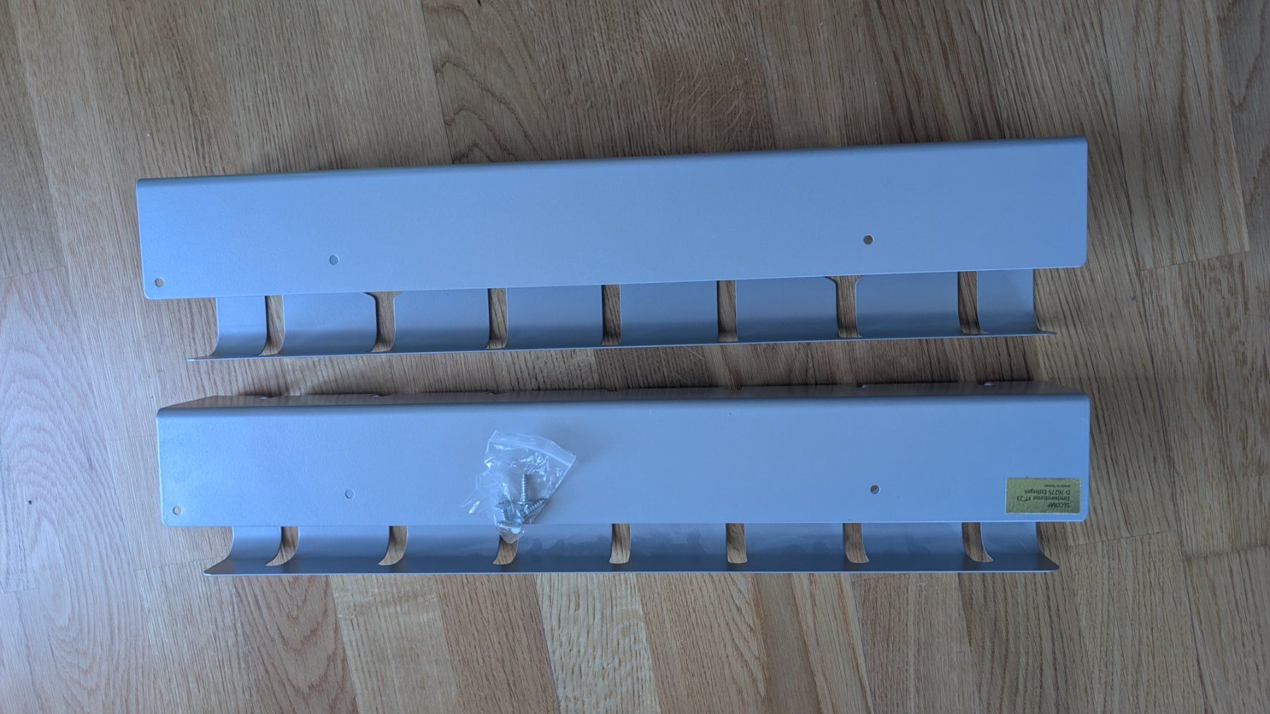 Altro Materiale elettrico: Roline Kabelmanager 53cm, 2 Stück – Nuovo (secondo la descrizione) da Zürich venduto da vitomin 1