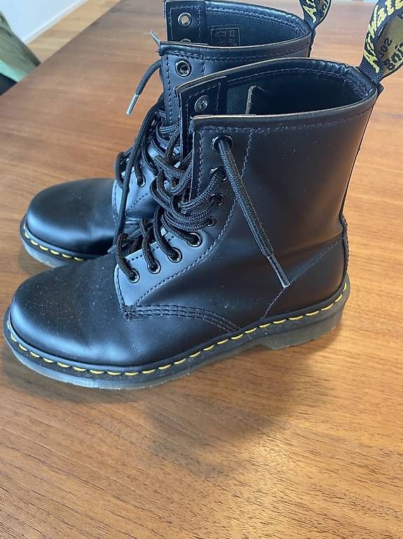 Scarpe da uomo: Schuhe Dr. martens Gr 37 – Usato da Schenkon venduto da muz_g5mq 1