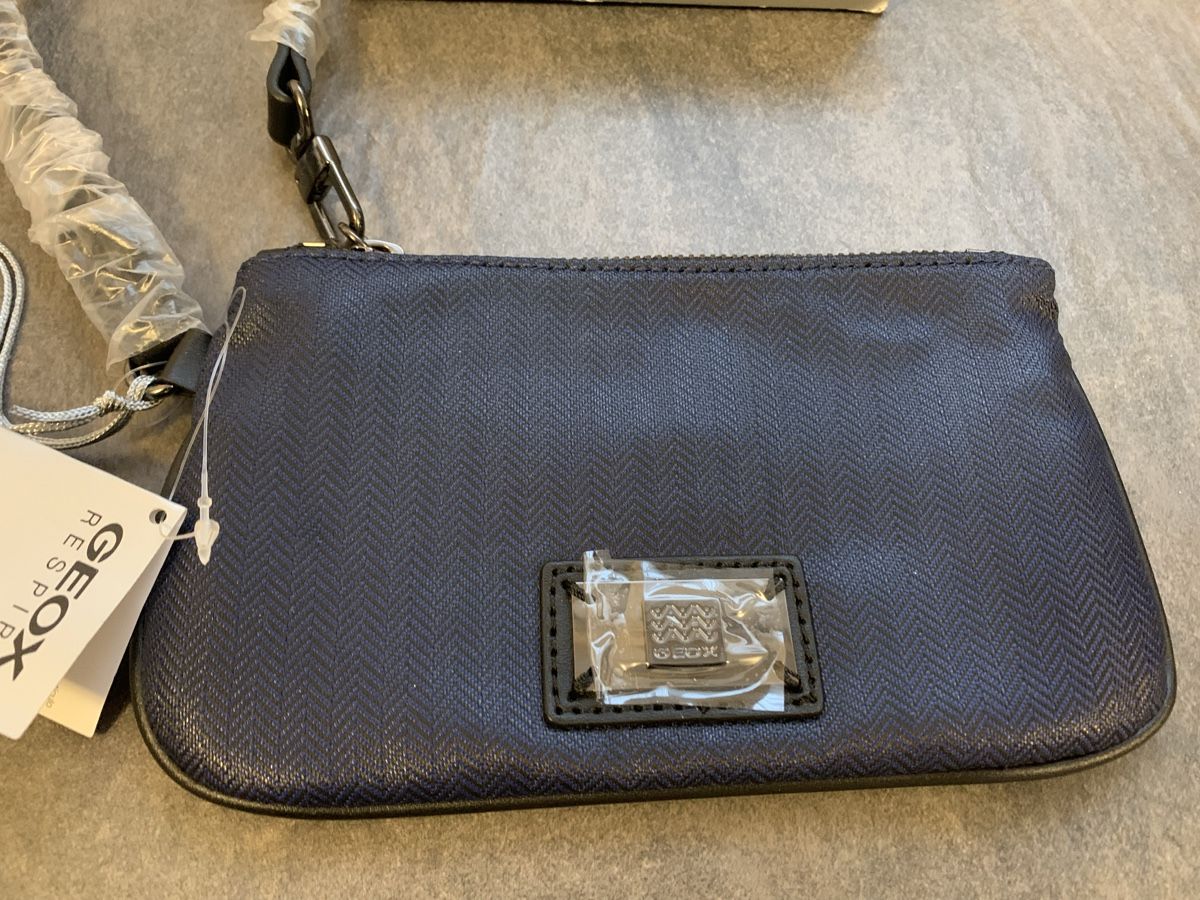 Geox Borse da donna: Geox mini Bag Tasche neu – Nuovo e nell'imballaggio originale da Wängi venduto da JALE04 2