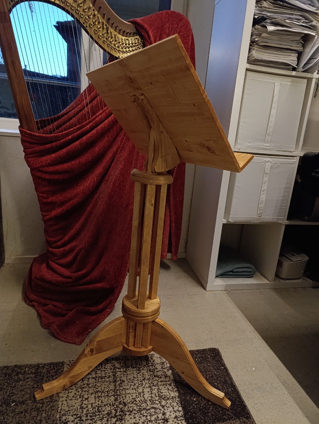 Supporti per strumenti musicali & leggii: Notenständer aus Holz – Nuovo (secondo la descrizione) da Herisau venduto da kjs_lcs6 1