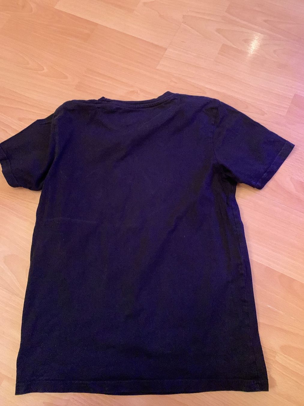 T-Shirts: Joli t-shirt McKenzie taille S – Gebraucht aus MEYRIN von Gwendo10 1
