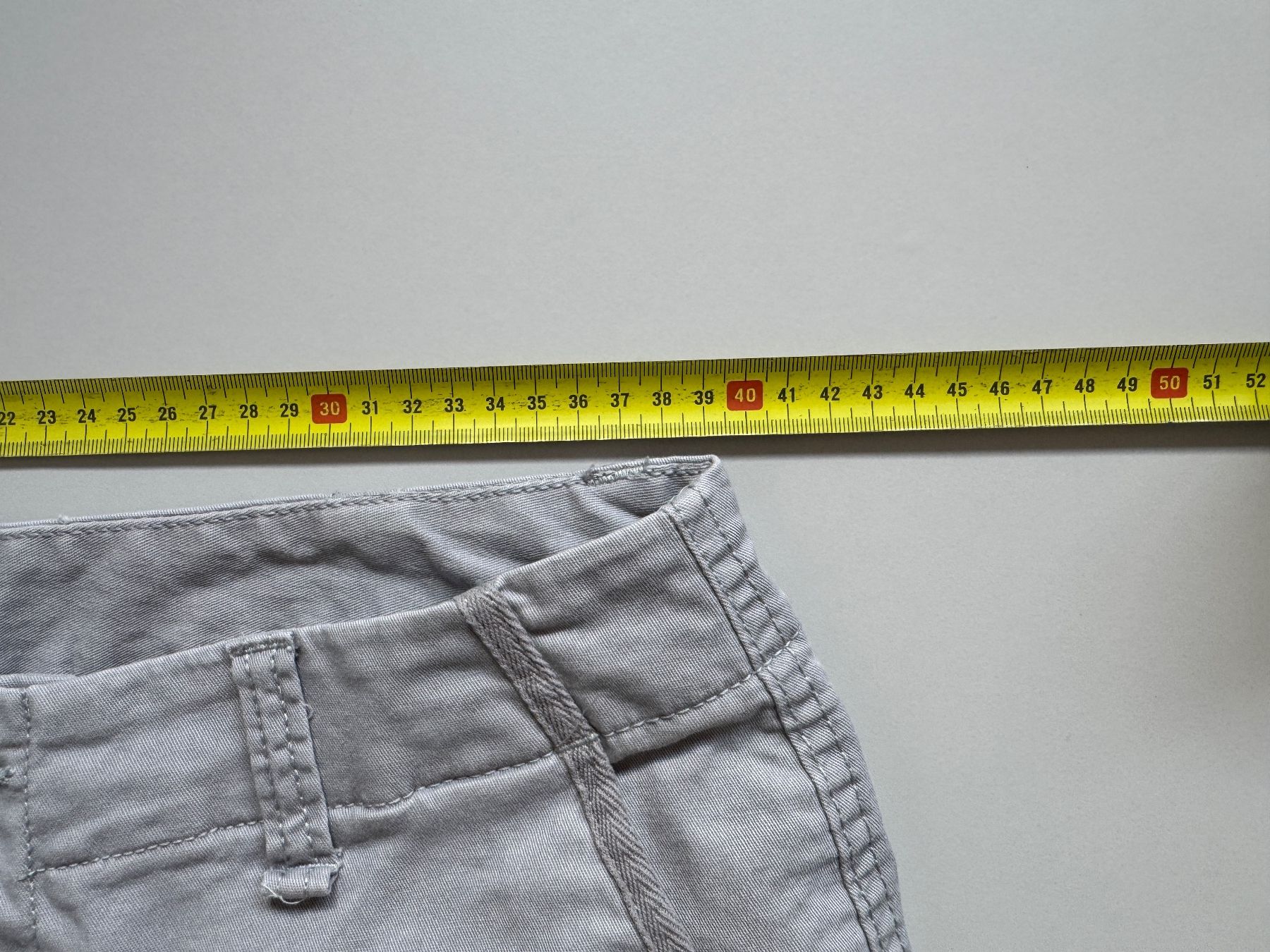 Pantaloni: Old Navy Cargo pants w32 bermuda 98% cotton 6 pockets – Usato da Neuchâtel venduto da _Easy_to_Find_ 3