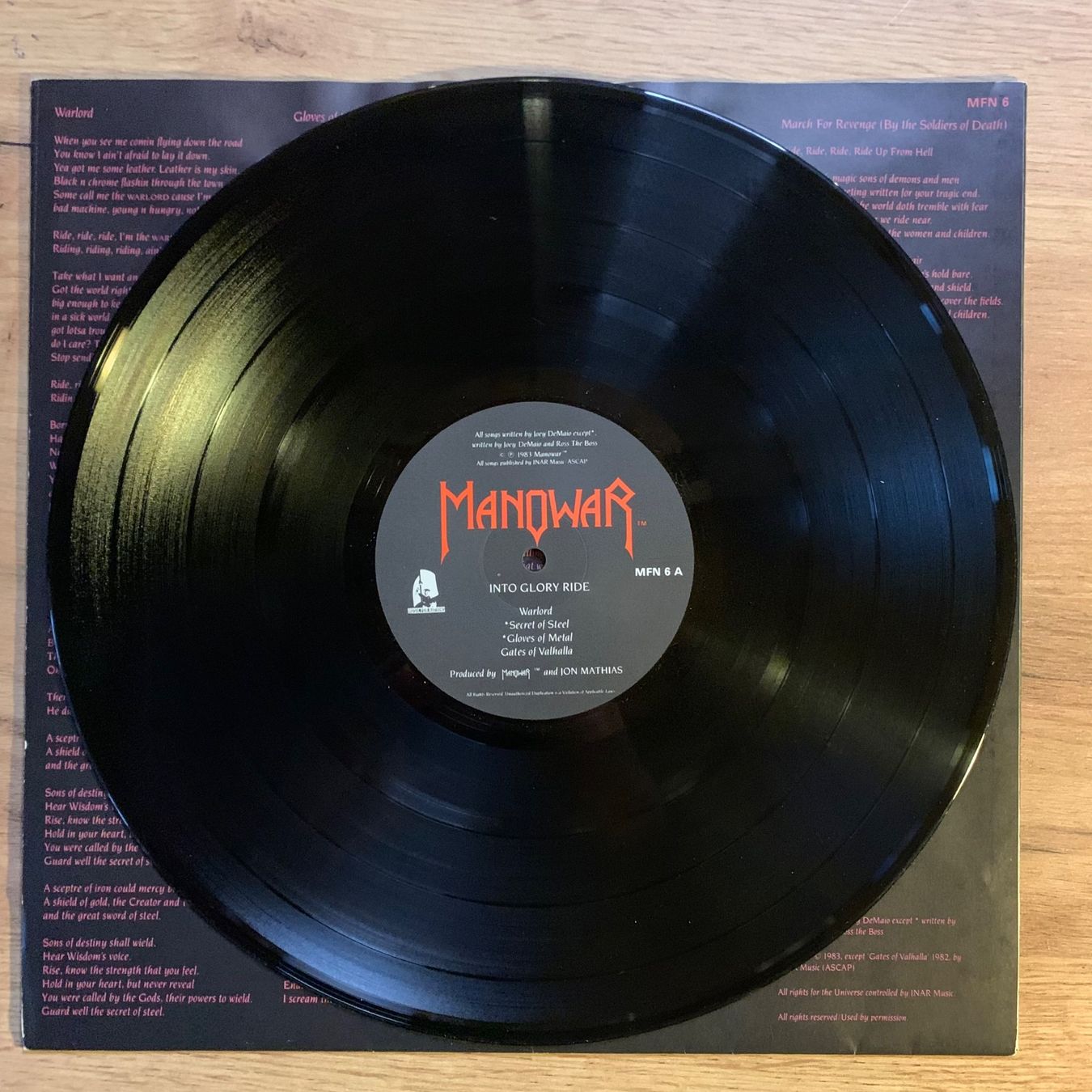 Dischi in vinile: MANOWAR - INTO GLORY RIDE...OG UK 1983...VG+/VG – Usato da Gals venduto da Diskopatshop 5