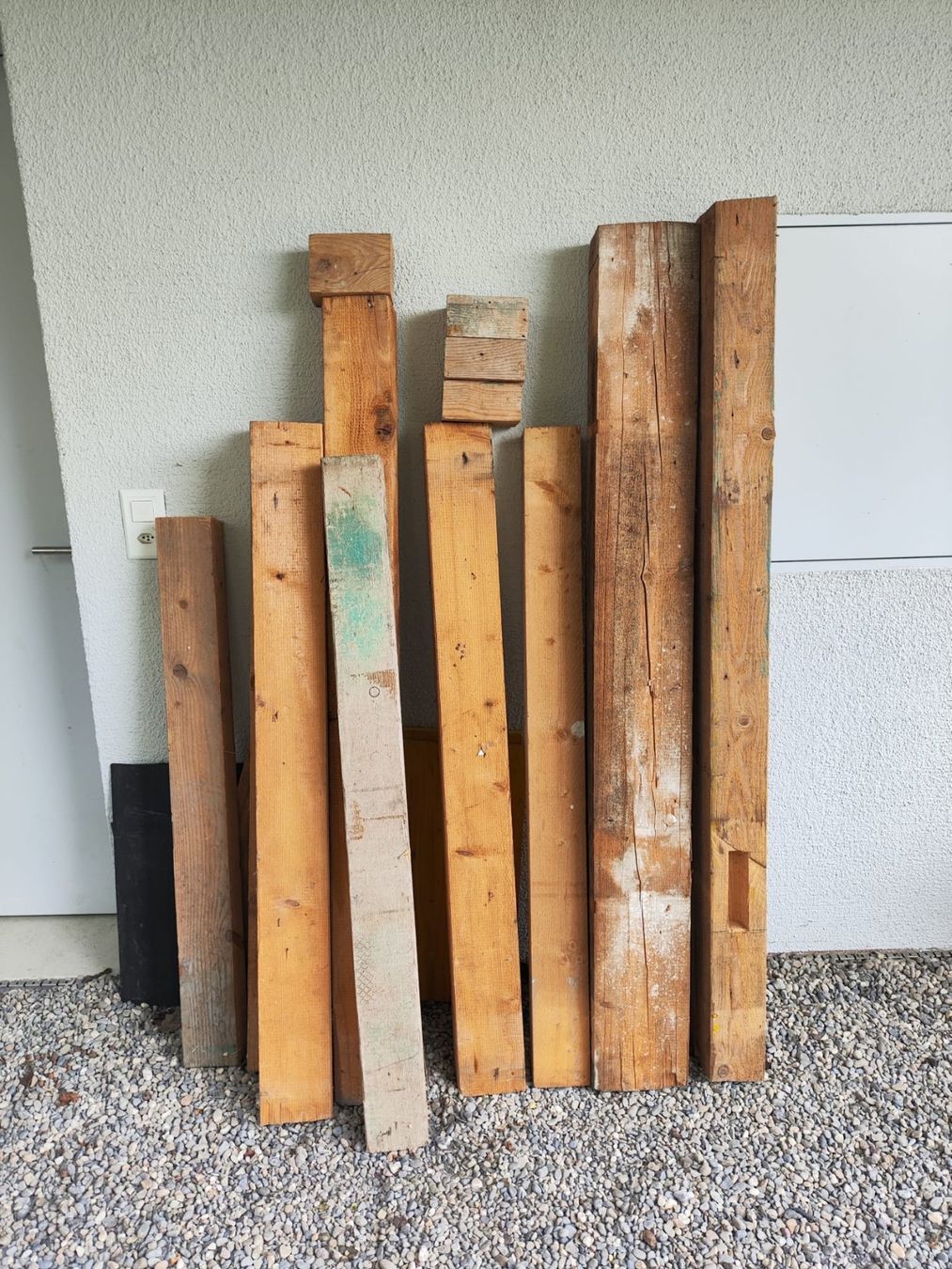 Articoli in legno: Holzbalken Kantholz verschiedene Größen – Usato da Safenwil venduto da Bibolo 1