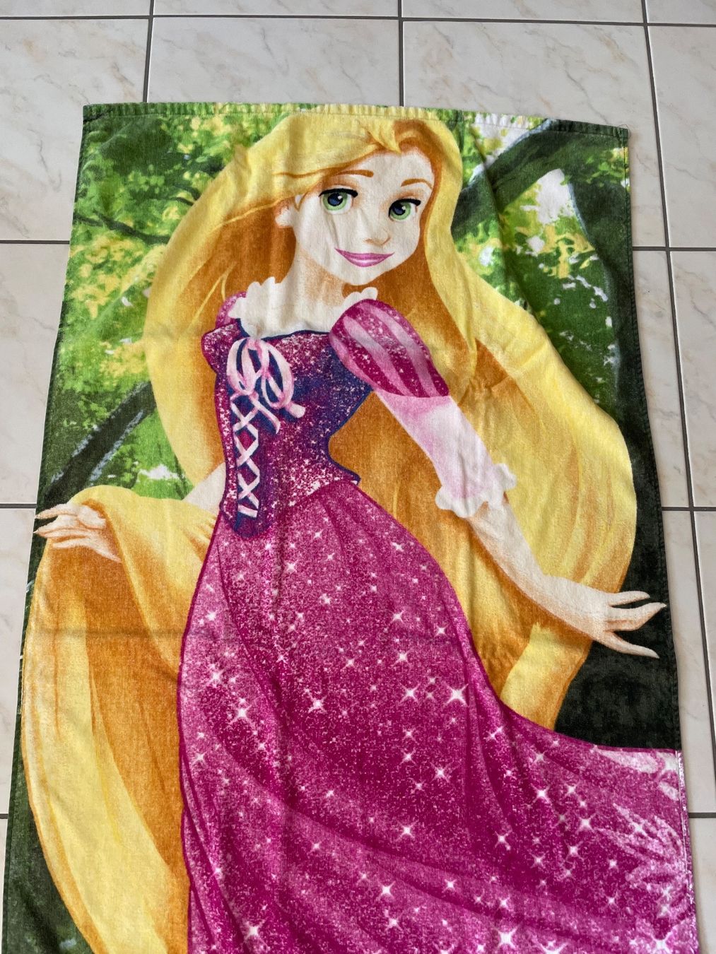 Disney Teli da bagno: Serviette de bain Raiponce Disney princesse – Usato da Martigny venduto da mim_lk7x 1