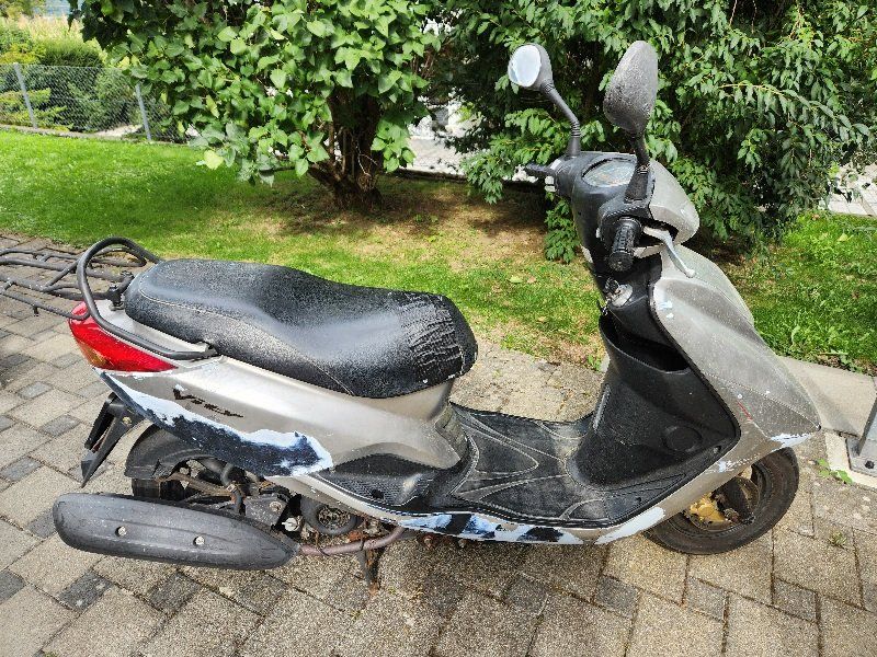 Yamaha Strada: Motorrad Yamaha XC125 Roller hellgrau met. – Usato da Wilderswil venduto da beo12345