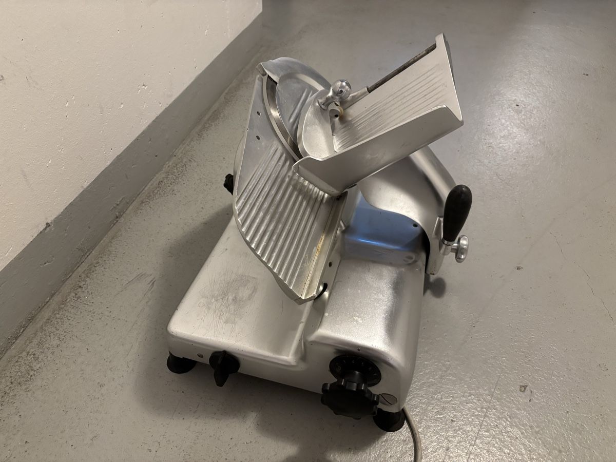 Elettrodomestici da cucina: Professionelle Aufschnittmaschine Fleischschneidemaschine – Usato da Winterthur venduto da sutti02 1