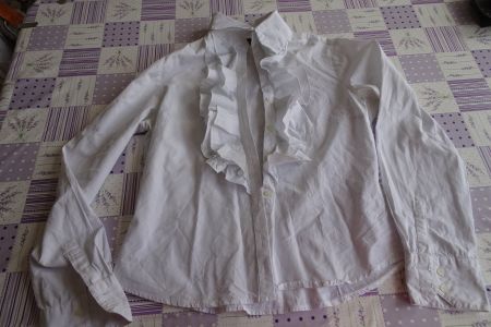 weisse Bluse mit Volants an Knopfleiste  Gr. 38, H&M