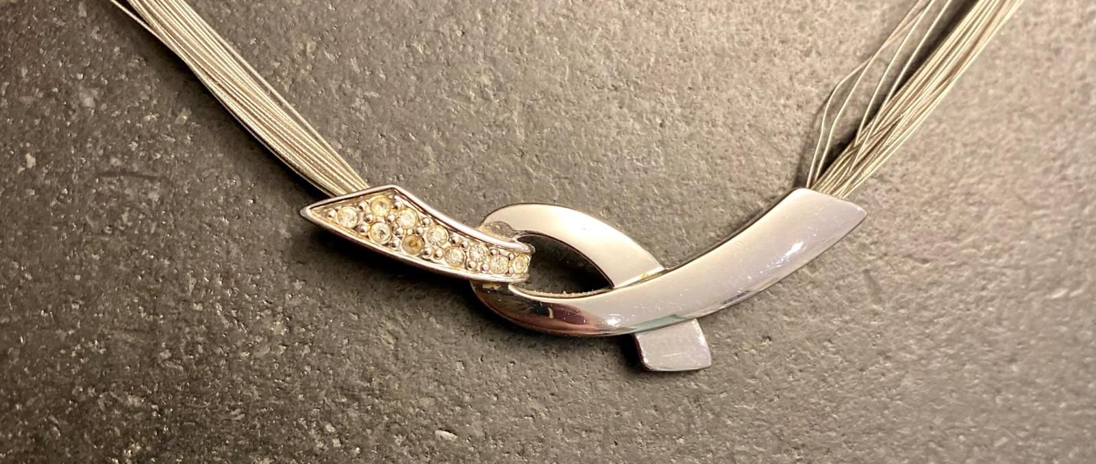 Catenine: Elegante Halskette mit Strass-Details – Usato da Krauchthal venduto da SamsPuce 2