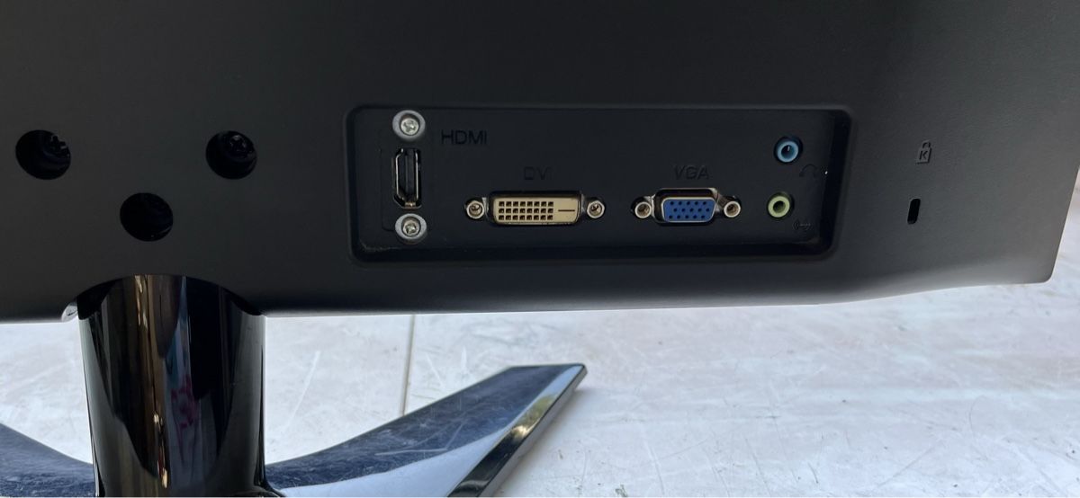 Medion Monitor: Medion PC Bildschirm – Usato da Sumiswald venduto da Beragi 3