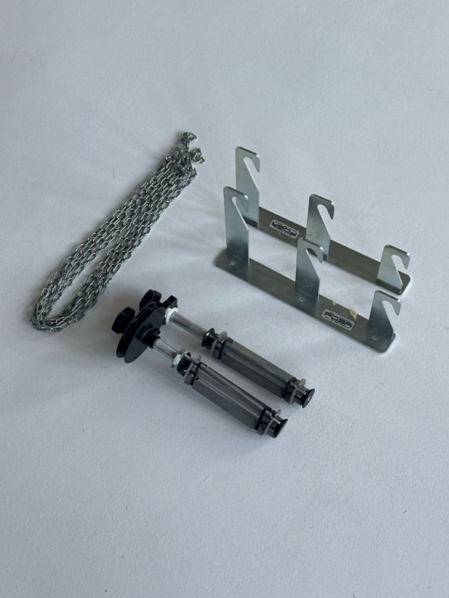 Foba Sonstige Bad-Accessoires: Foba Hintergrundsystem Rollenhalter mit Kette gebraucht – Gebraucht aus zürich von josschmid01