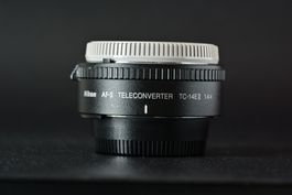 Nikon TC-14 II (sehr scharf)