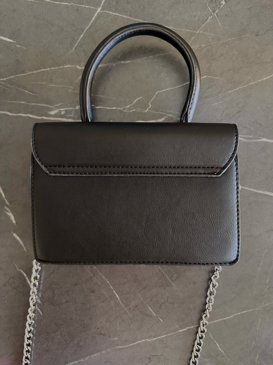 Borse da donna: Schwarze Mini Crossbody Tasche mit Kette – Nuovo (secondo la descrizione) da Zürich venduto da ElissZurich 3