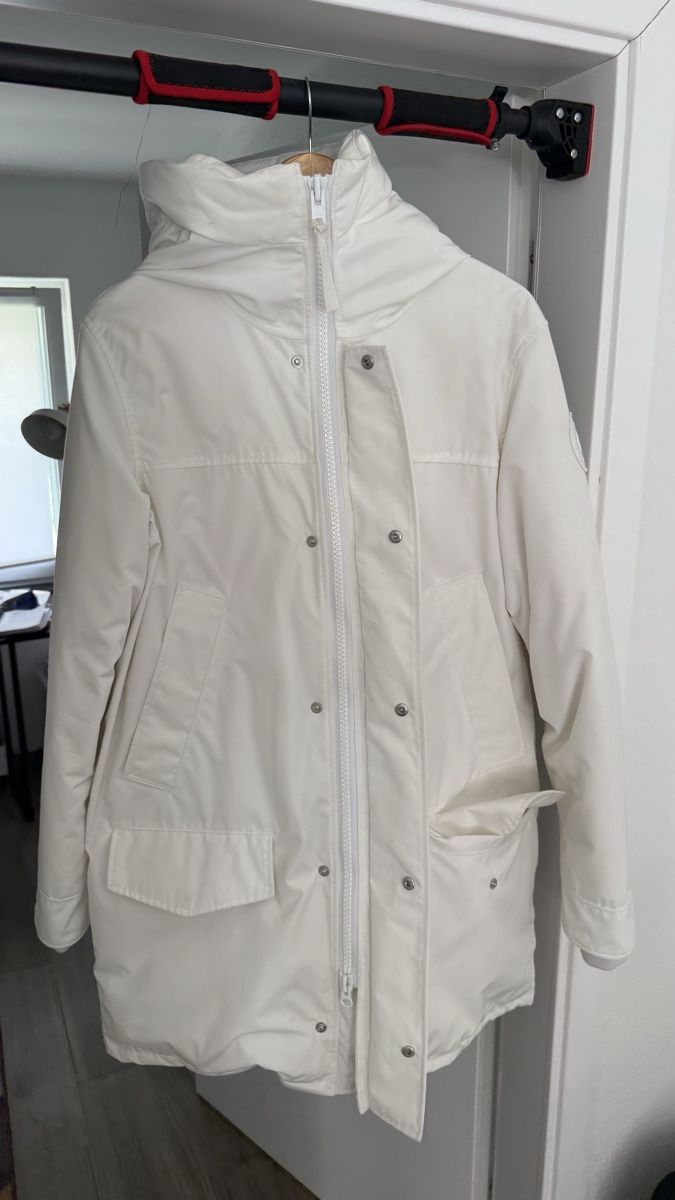 Canada Goose Cappotti: Canada Goose Daunenparka – Usato da Thalwil venduto da Deliberate_Focus