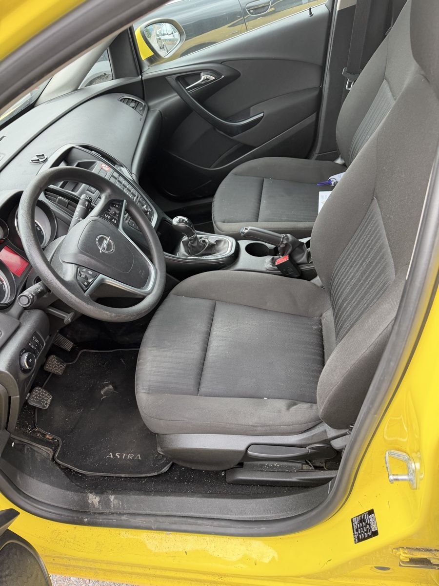 Opel Automobili: Opel Astra J 16 ST 2013 B5b – Usato da Mollis venduto da BSL10 6