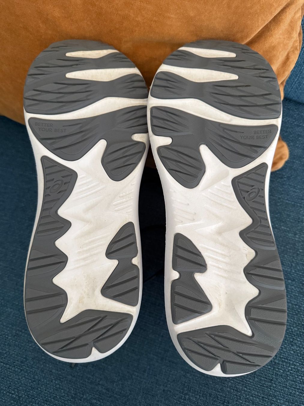 Asics Schuhe für Jungen: NEU Laufschuhe von ASICS Grösse 39.5 – Gebraucht aus Uzwil von justitia8 3