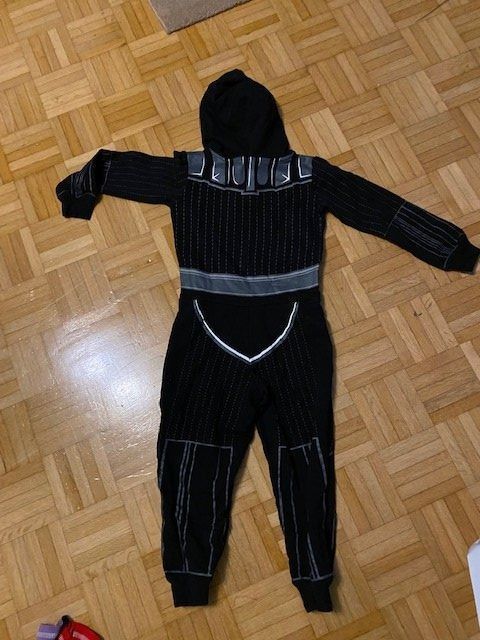 Lotti & Set di vestiti: Kleiderpaket 3-teilig Junge Gr. 110 /116 – Usato da Emmen venduto da Aribini 2