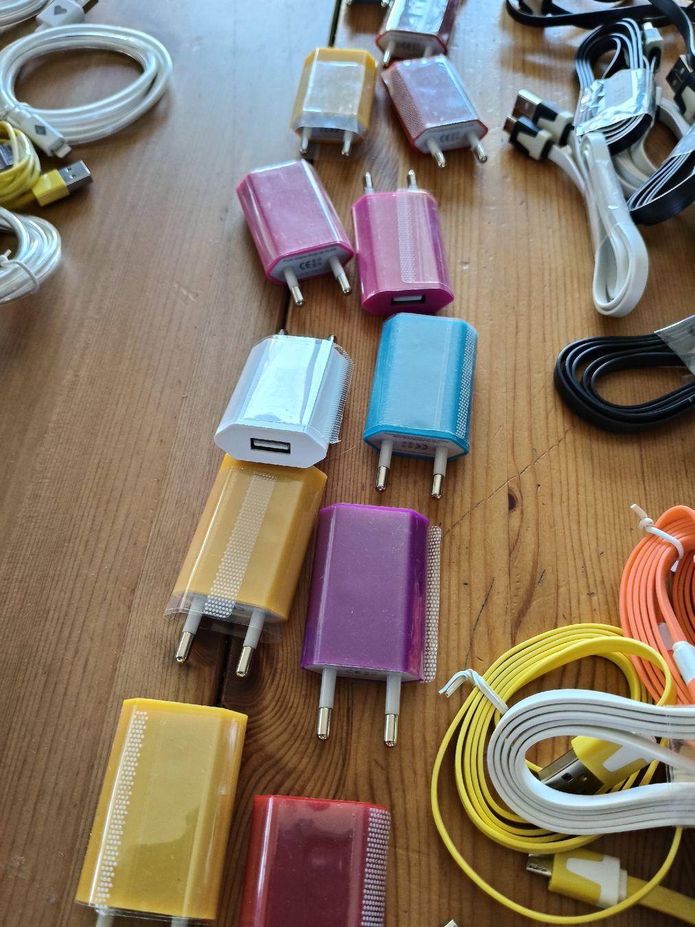 Cavi: Diverse Hendi kabel und Ladegerät – Nuovo (secondo la descrizione) da Kaltbrunn venduto da Jakimovo. 5