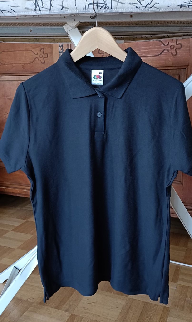 Polo-Shirts: 8 Damen Shirts – Neu (gemäss Beschreibung) aus Däniken SO von thumbnail