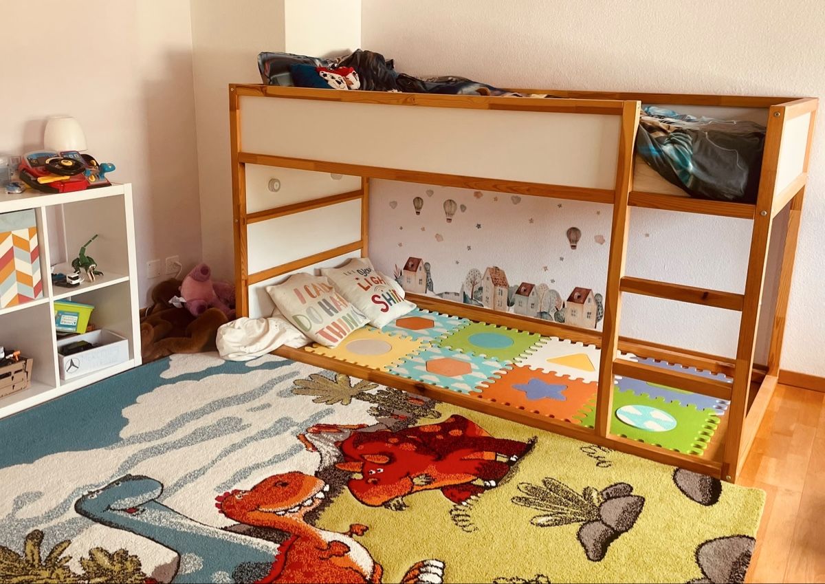 Lits: Verkaufe ein KURA-Kinderbett mit Matratze – Neuf (Voir description) à Stallikon par Aminux06 1